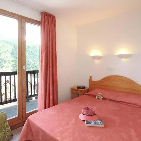2-3pm6 Ours Blanc Appartement Valmeinier